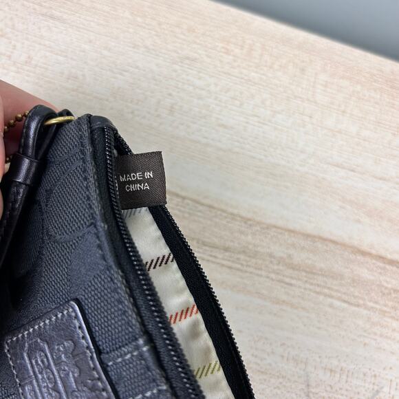 Coach Signature C Monogram Logo Black Jacquard Wristlet Purse Coin Wallet Clutch - Picture 7 of 7